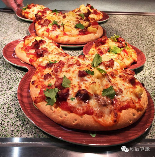 上海迪士尼游客愛(ài)上超大火雞腿 迪士尼熱門(mén)美食盤(pán)點(diǎn)（組圖）