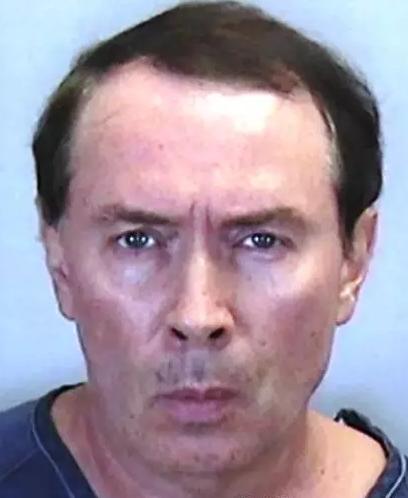 愛(ài)彼迎又曝偷拍丑聞，攝像頭正對(duì)床位！住民宿如何防偷窺