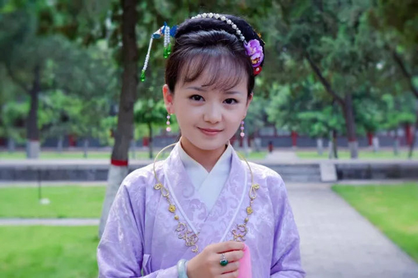 小戲骨版《紅樓夢》演技炸裂，眼角眉梢都是戲，哪個萌娃最得你心？