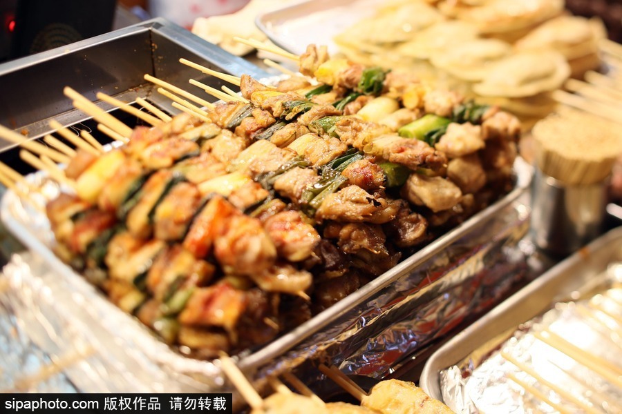 2018平昌冬奧會(huì)：探尋首爾明洞區(qū)街頭小吃 體驗(yàn)舌尖上的韓國（組圖）