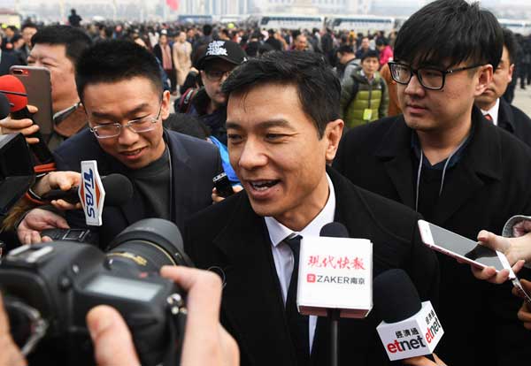 李彥宏：無人駕駛汽車今年將實(shí)現(xiàn)量產(chǎn)