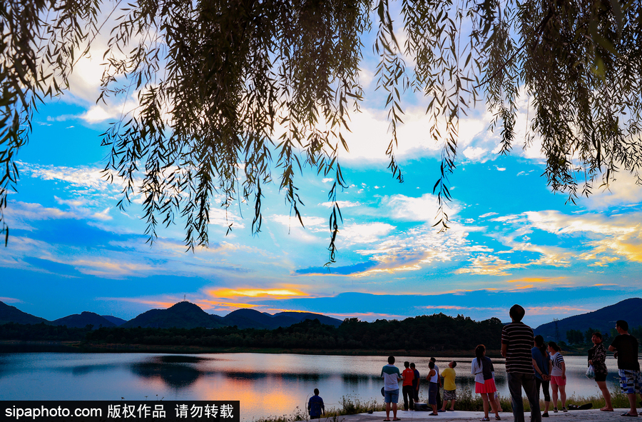 藍天白云刷屏！盤點風(fēng)清日朗的絕美風(fēng)光 為眼睛降溫