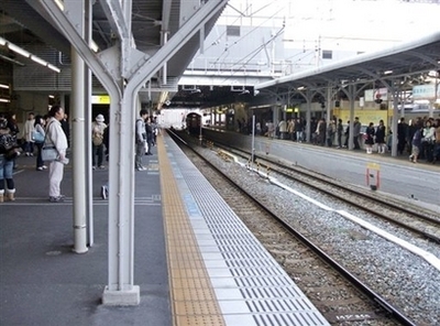 日本：環(huán)保“路軌兩用車(chē)”將面世