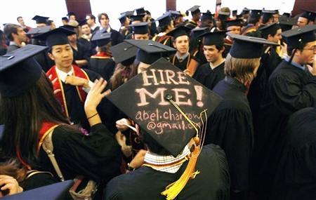 經(jīng)濟衰退 美大學生就業(yè)遭遇寒冬