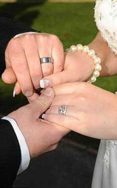 英國半數(shù)以上成年人沒結過婚