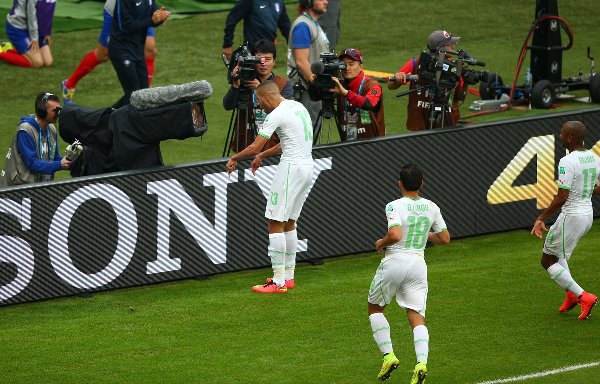 球進(jìn)了！Goooooal！世界杯慶祝方式大盤點(diǎn)（組圖）