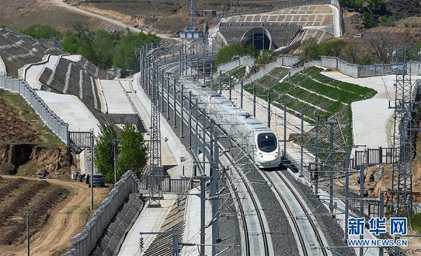Hohhot-Zhangjiakou high-speed railway tests underway